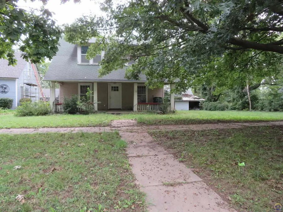 809 Liberty St, Oskaloosa, KS 66066 - #2