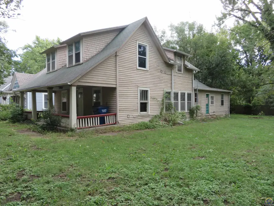 809 Liberty St, Oskaloosa, KS 66066 - #3