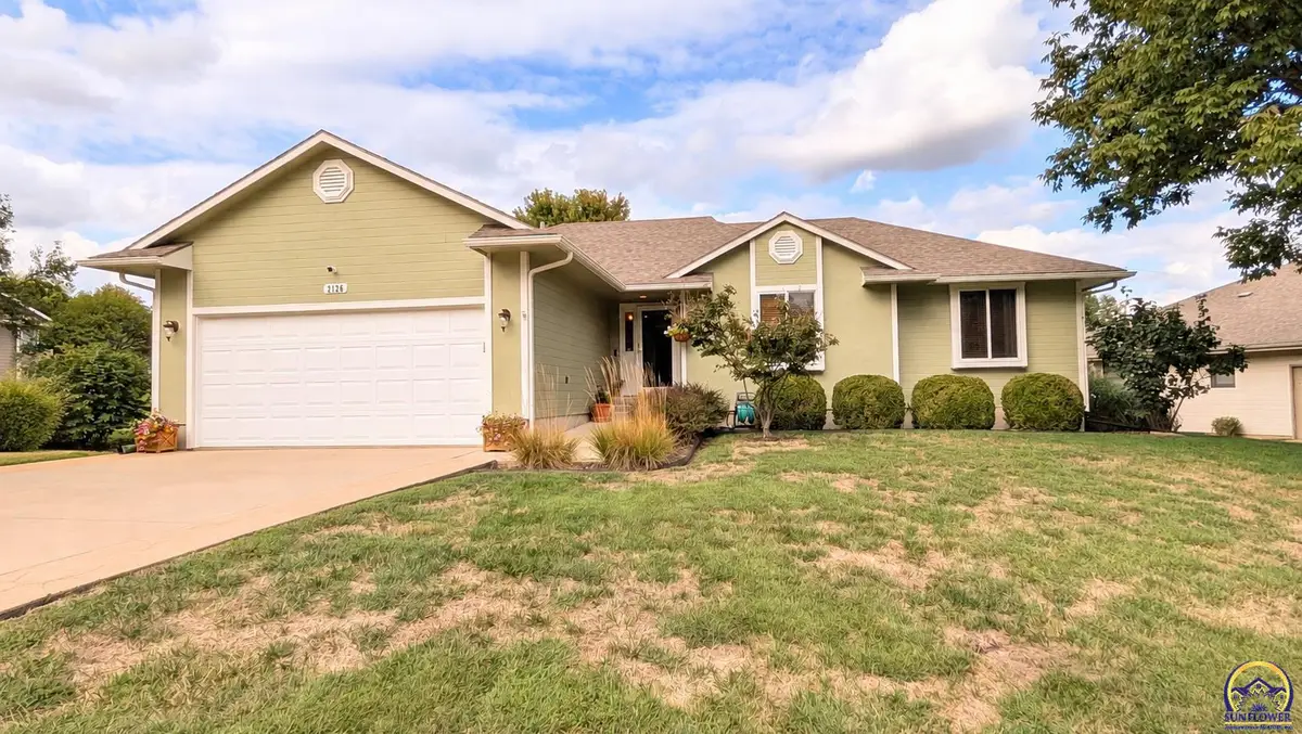 2126 Crestview Dr, Emporia, KS 66801 - #1