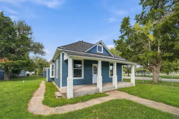 743 NE Sumner St, Topeka, KS 66616