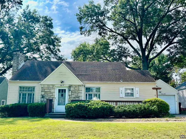 3119 SW 11th St, Topeka, KS 66604