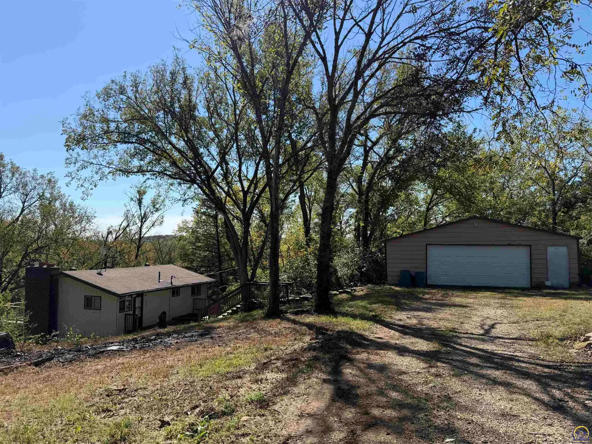 7435 Lakeview Rd, Meriden, KS 66512 - #1