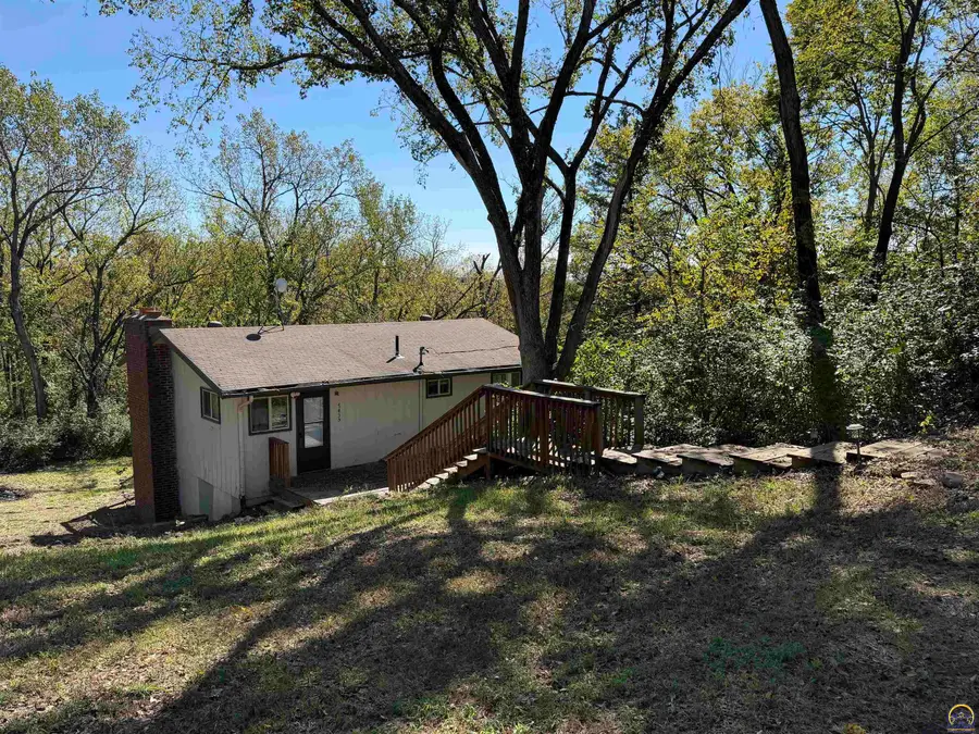 7435 Lakeview Rd, Meriden, KS 66512 - #2