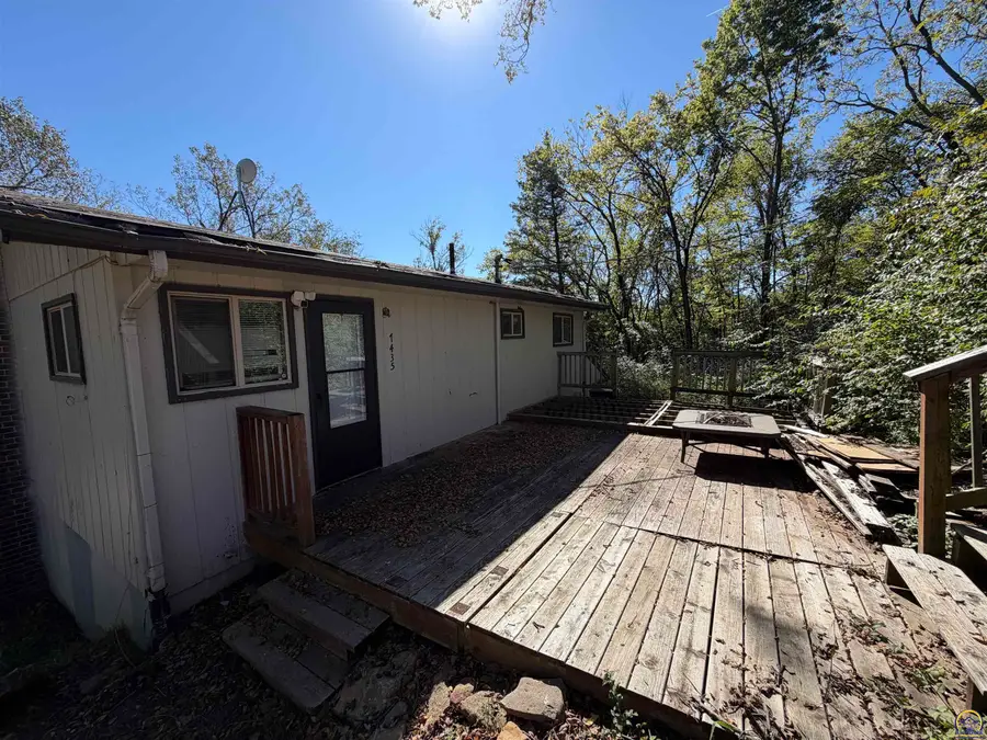 7435 Lakeview Rd, Meriden, KS 66512 - #3