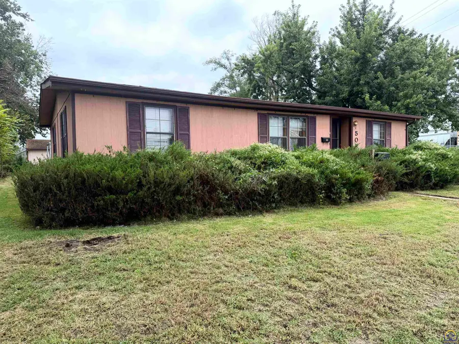 503 NE Gordon St, Topeka, KS 66608 - #2