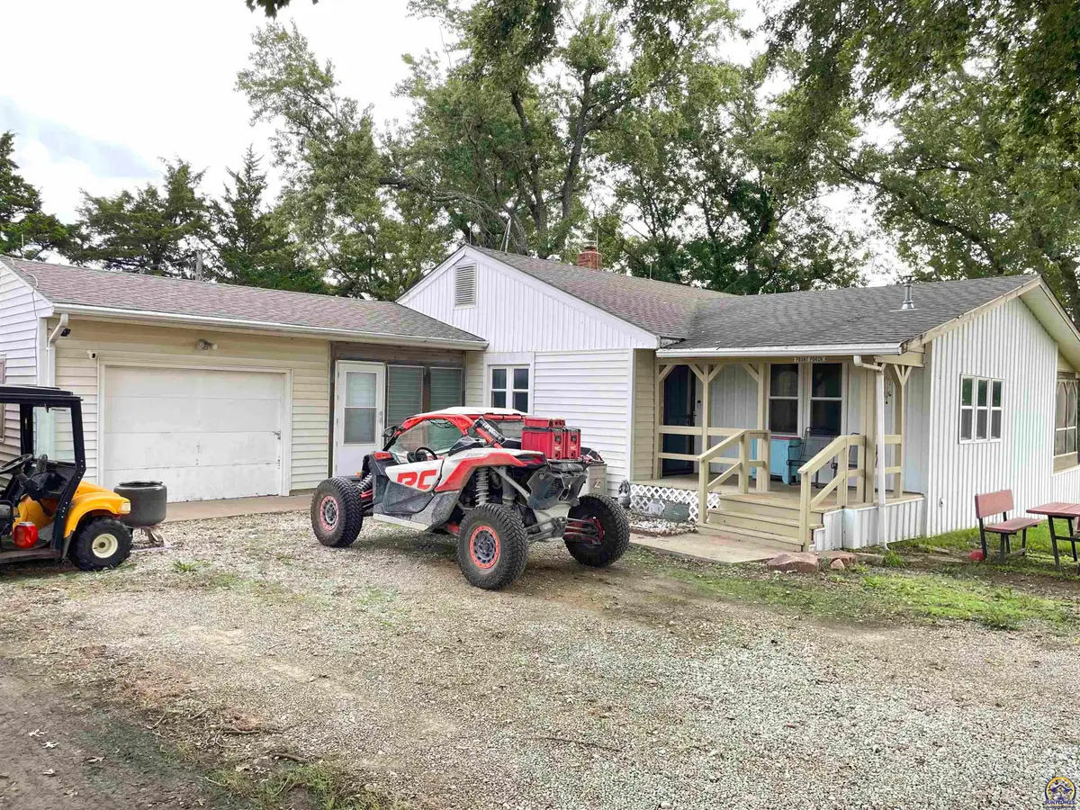4954 Clark Rd, Meriden, KS 66512 - #1