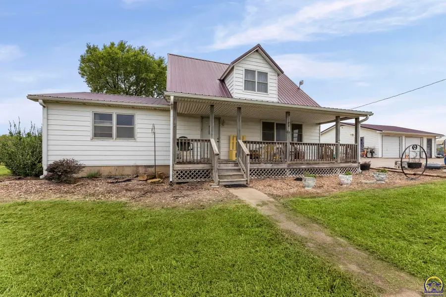 9120 W 269th St, Osage City, KS 66523 - #2