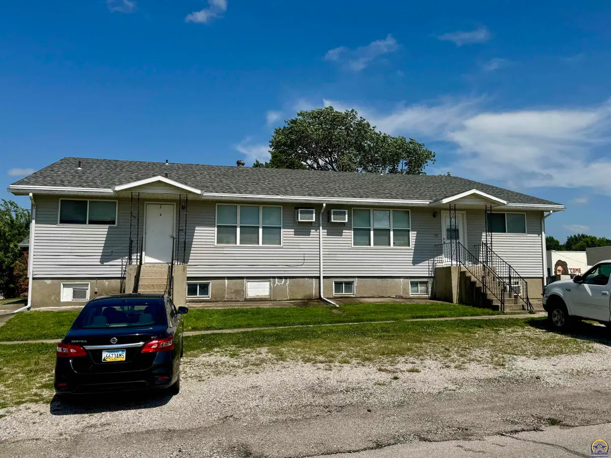 524 Neosho St, Burlington, KS 66839-1654 - #1