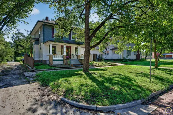 726 SW Buchanan St, Topeka, KS 66606