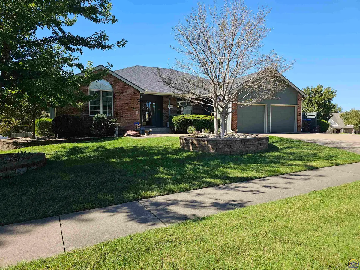 1525 SW Village Dr, Topeka, KS 66604 - #1