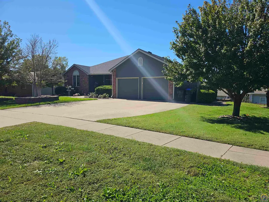 1525 SW Village Dr, Topeka, KS 66604 - #3