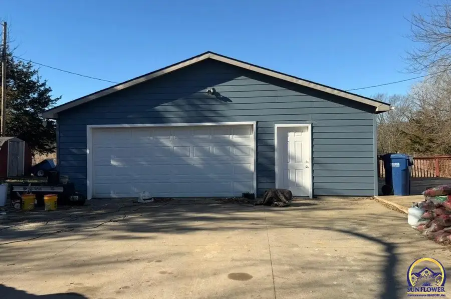 11583 S Auburn Rd, Carbondale, KS 66414 - #2
