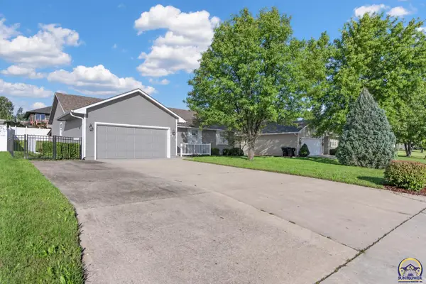 4017 NW Fielding Ter, Topeka, KS 66618