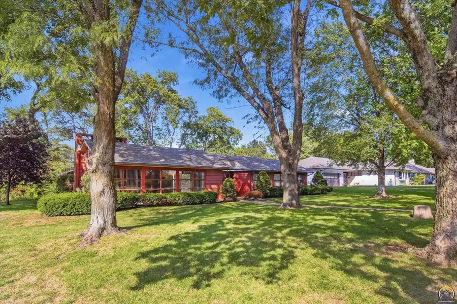 3640 SW Drury Ln, Topeka, KS 66604 - #2