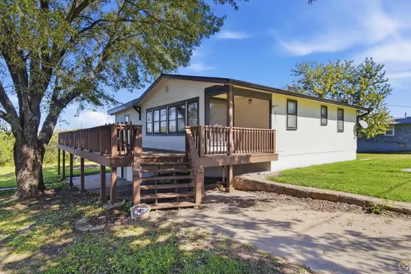 2598 South Shore Dr, Vassar, KS 66543