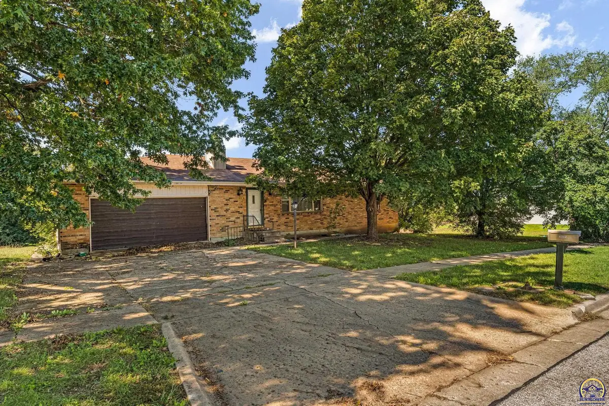3605 SE Colorado Ave, Topeka, KS 66605 - #1