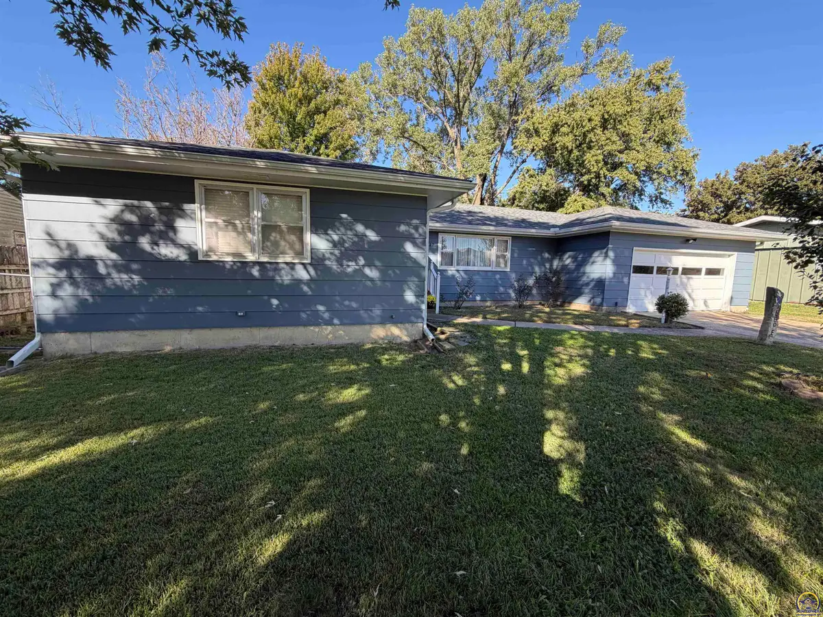 1007 Whittier St, Emporia, KS 66801 - #1