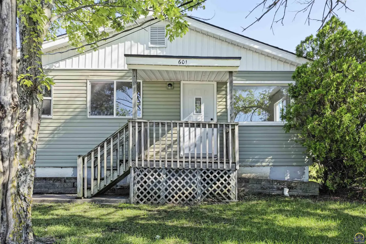 601 N 6th St, Saint Marys, KS 66536 - #1