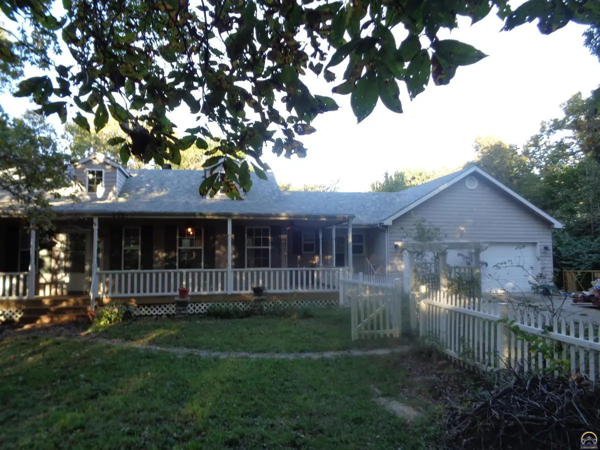8885 Park Dr, Ozawkie, KS 66070 - #1