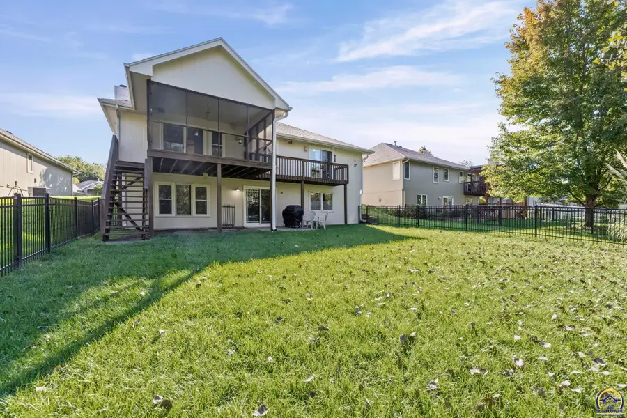3937 SW Stonybrook Dr, Topeka, KS 66610 - #2