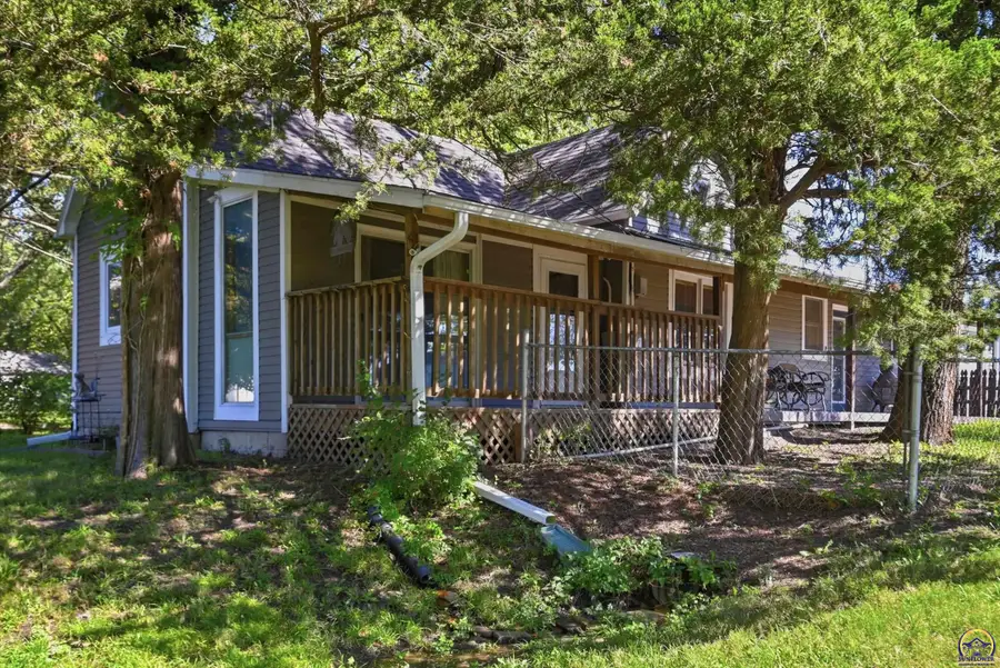 6940 SE Berryton Rd, Berryton, KS 66409 - #2
