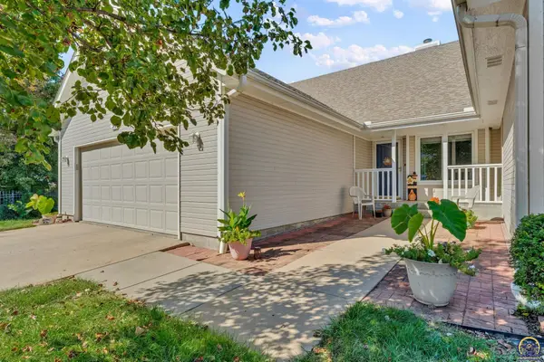 3101 SW Wanamaker Dr #54, Topeka, KS 66614