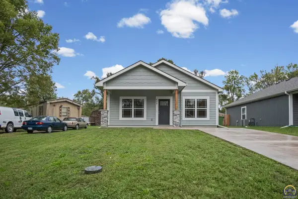829 E 8th St, Ottawa, KS 66067