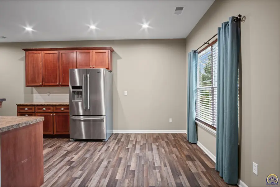 829 E 8th St, Ottawa, KS 66067 - #2