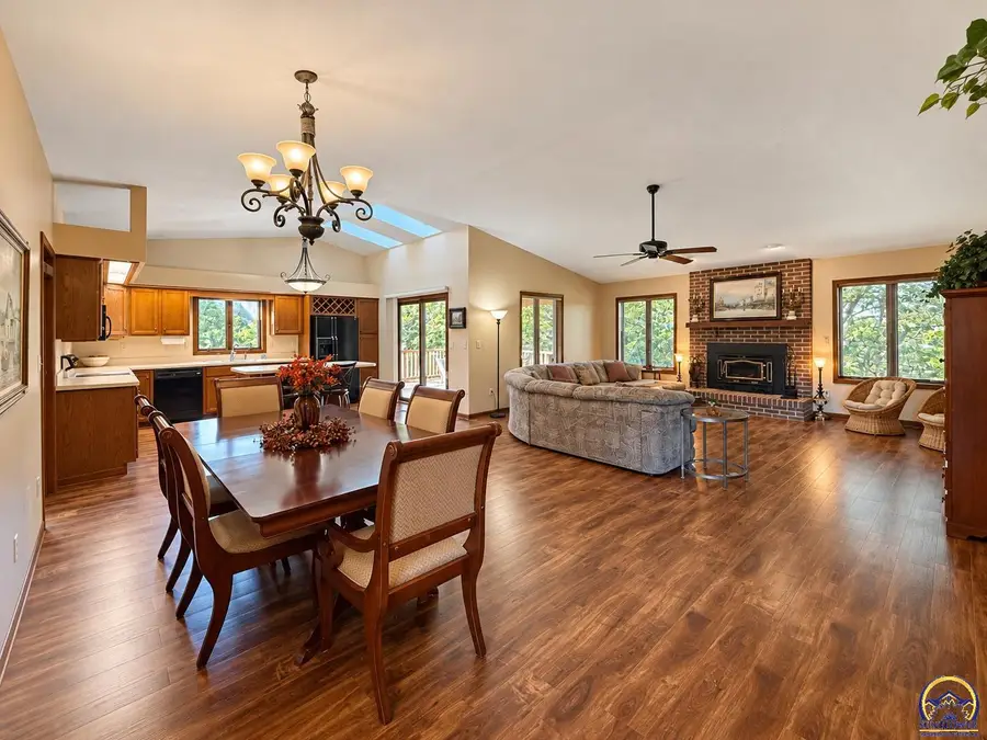 6221 Ridgeview Dr, Ozawkie, KS 66070 - #3