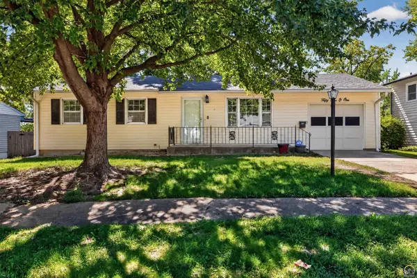 5501 SW 27th Ter, Topeka, KS 66614