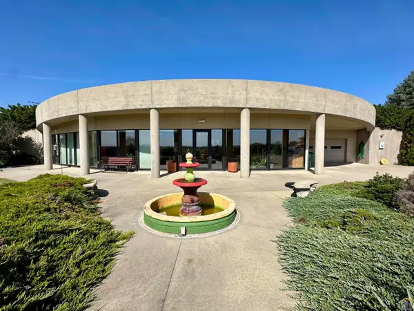 1418 State Hwy 71, Bern, KS 66408