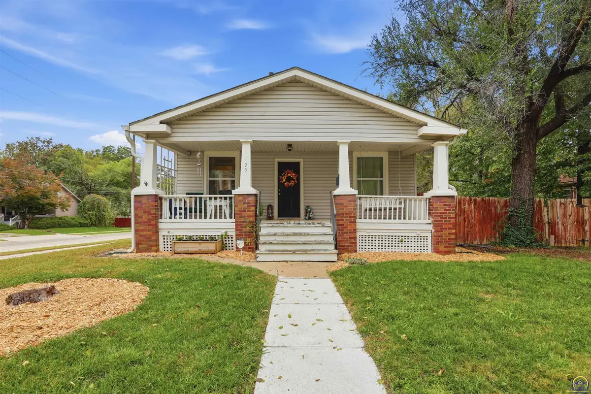 1195 SW Wayne Ave, Topeka, KS 66604 - #1