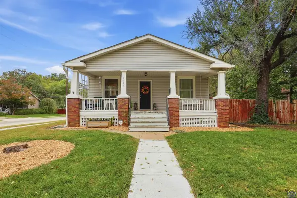 1195 SW Wayne Ave, Topeka, KS 66604