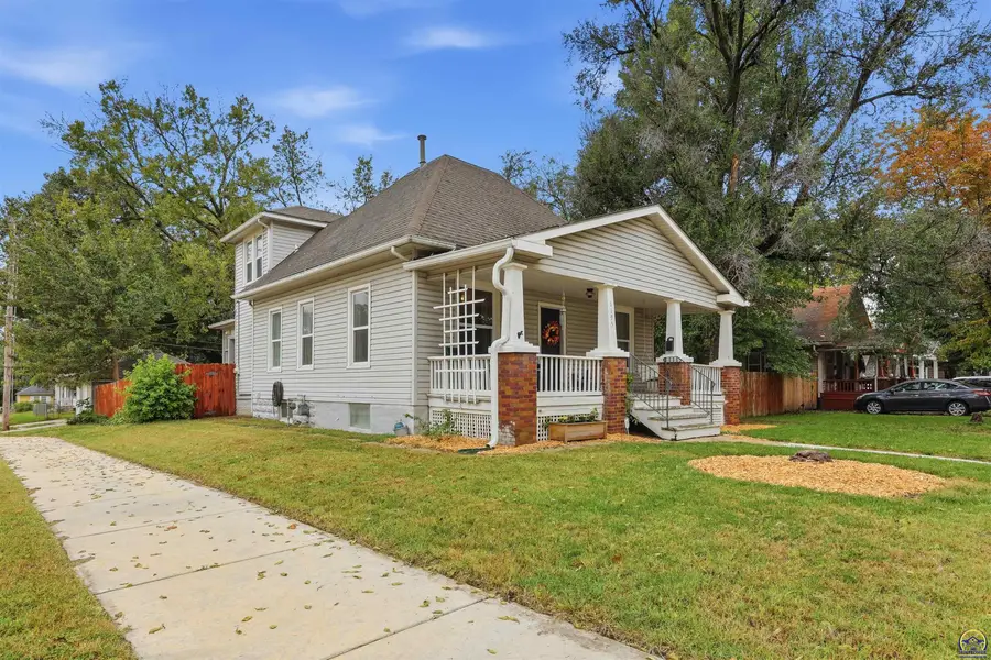 1195 SW Wayne Ave, Topeka, KS 66604 - #2