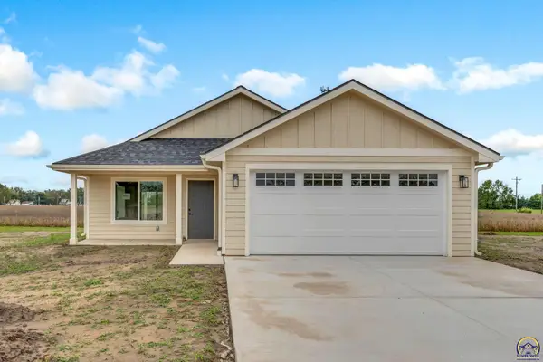 1927 NW Greenwood Ct, Topeka, KS 66608