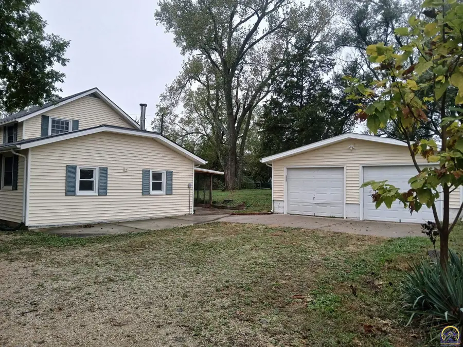 8431 SW 77th St, Auburn, KS 66402 - #3