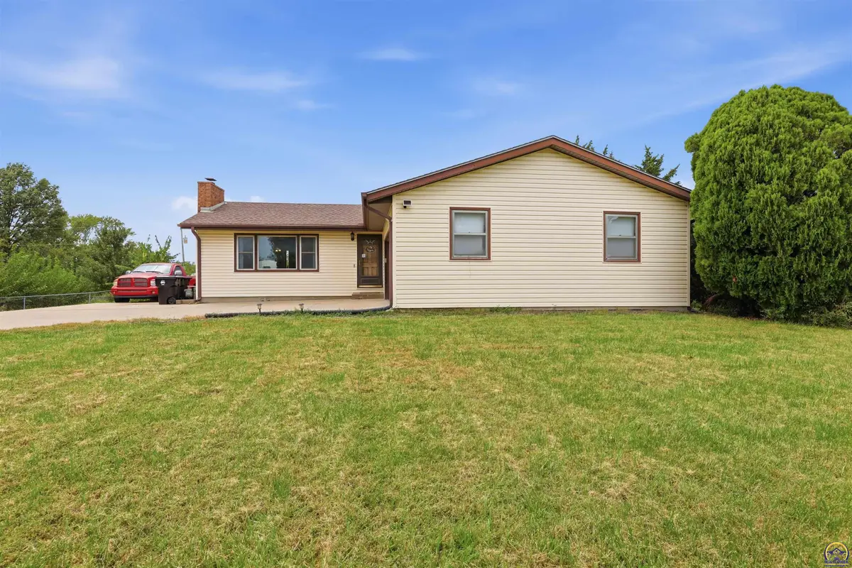 4539 NW Netherland Dr, Topeka, KS 66618 - #1