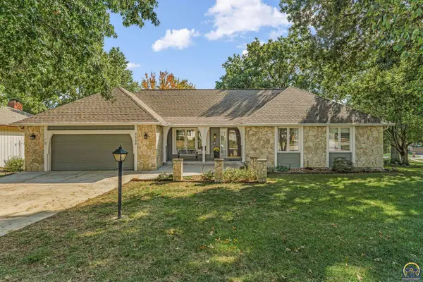 2300 SW Alameda Dr, Topeka, KS 66614