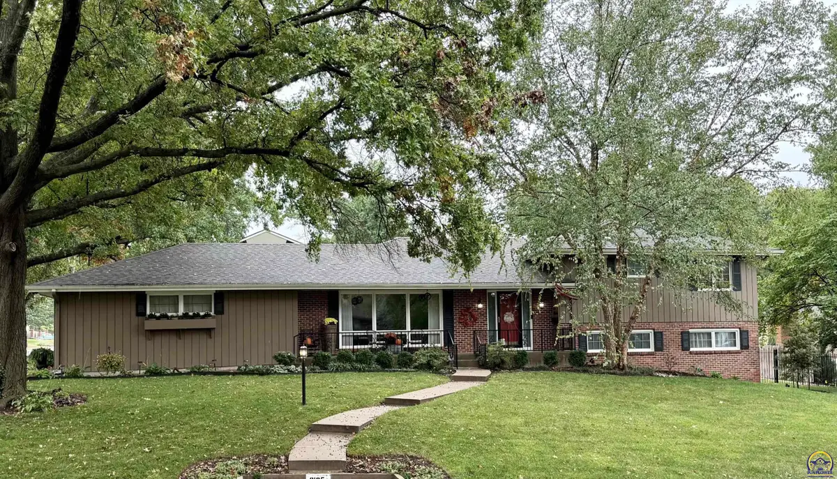 2105 SW Knollwood Dr, Topeka, KS 66611 - #1