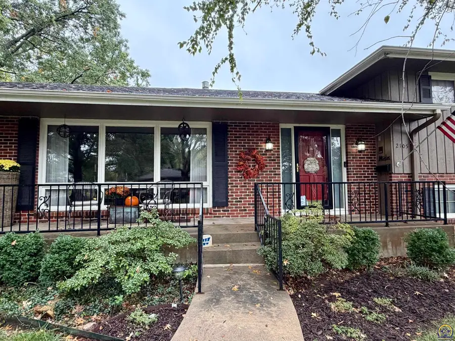 2105 SW Knollwood Dr, Topeka, KS 66611 - #3