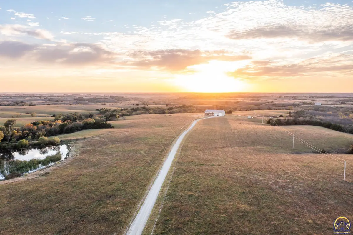 14340 Mcintyre Creek Rd, Olsburg, KS 66520 - #1