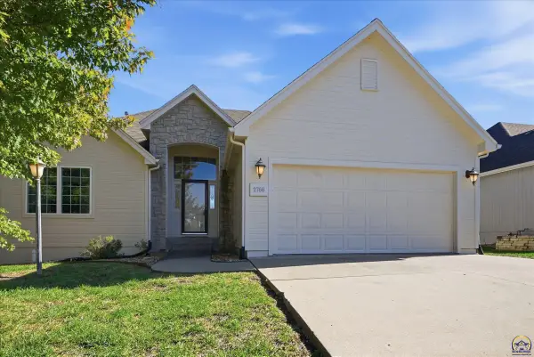2760 SW Blue Stem Dr, Topeka, KS 66614
