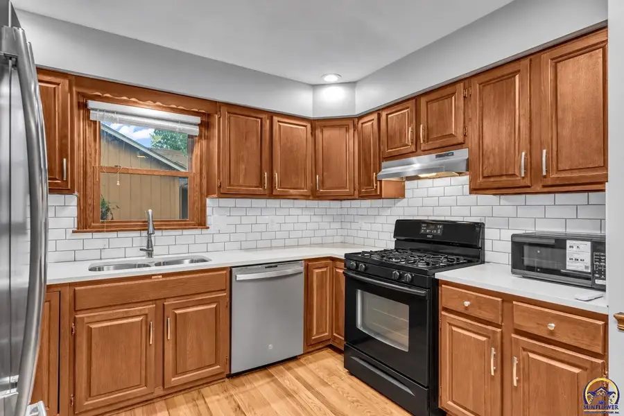 3131 SW Belle Ave, Topeka, KS 66614 - #3