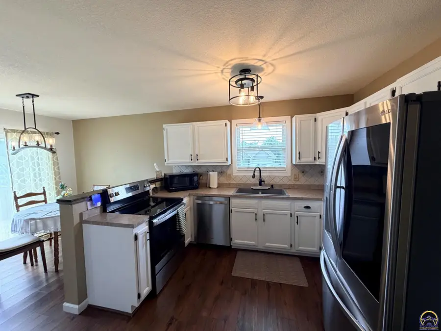 2101 SE Peace Ct, Topeka, KS 66605 - #3