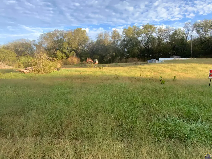 3640 Park Dr, Meriden, KS 66512 - #2