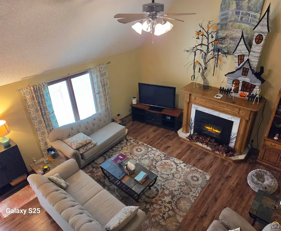 3600 SE Hackberry Dr, Topeka, KS 66605 - #3