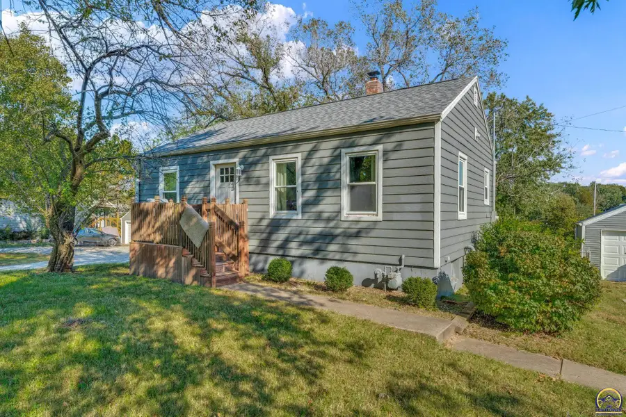 3624 SE California Ave, Topeka, KS 66605 - #3