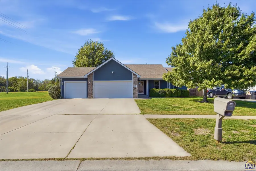 4109 SW Moundview Dr, Topeka, KS 66610 - #2