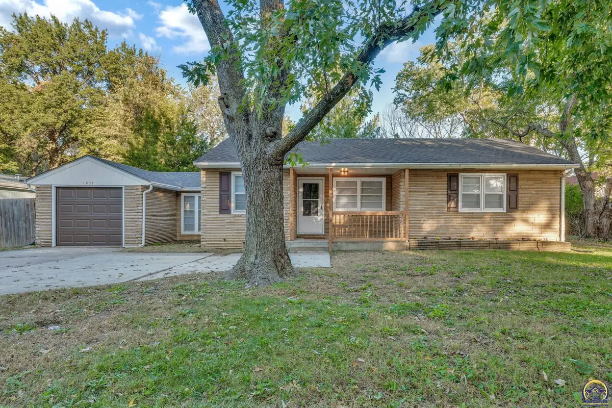 1838 SW Mission Ave, Topeka, KS 66604 - #1