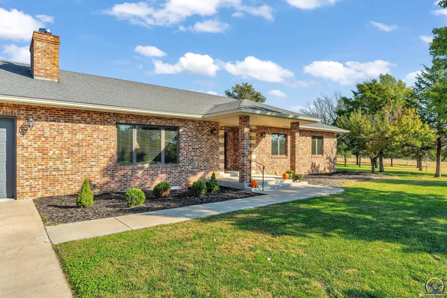 8200 SW 37th St, Topeka, KS 66614 - #2